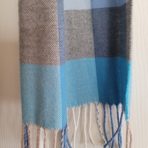 Scarf - Picture 2 of 2